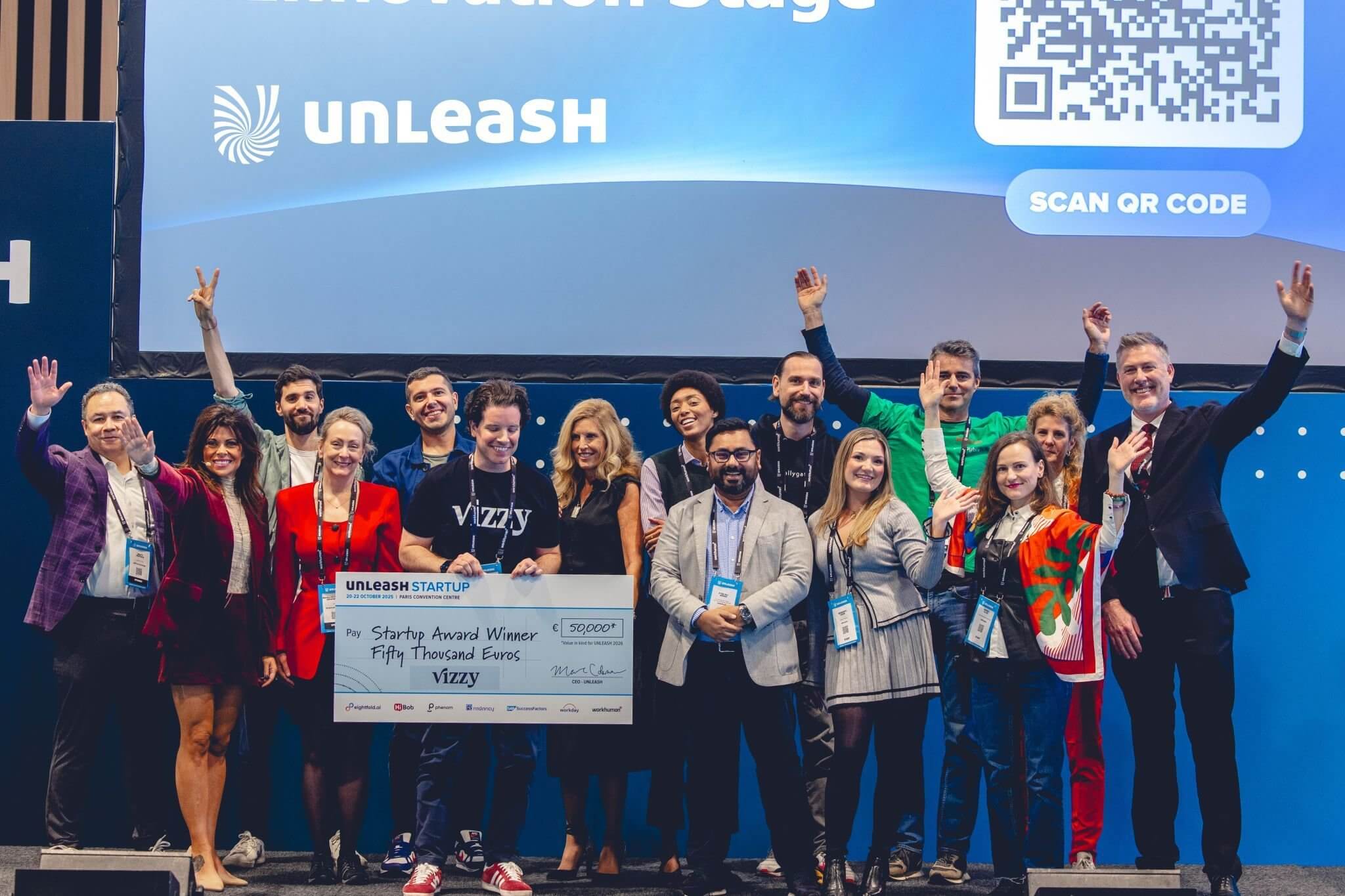 Vizzy team accepting the €50,000 UNLEASH Startup Award 2025 on stage at UNLEASH World in Paris.